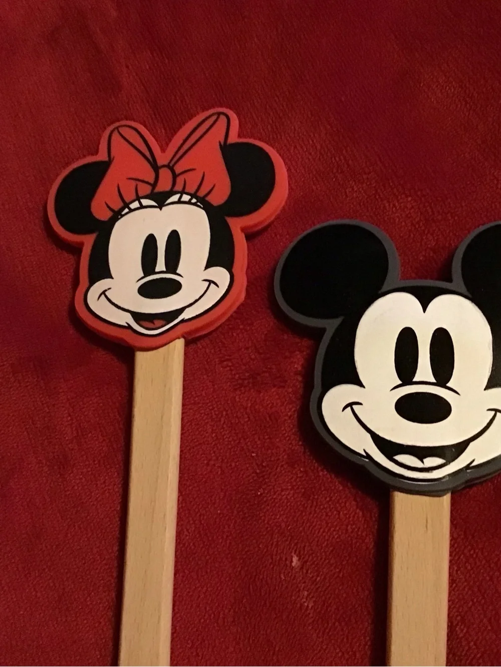 Set of two Mickey and Minnie kitchen spatulas